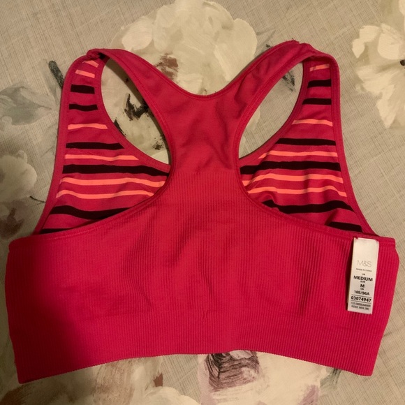 NEW! Reversible Seamfree Sports Bra! - Picture 9 of 9